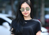 [BZ포토] 에이핑크 손나은, 선글라스로 쏙 가려지는 작은 얼굴