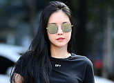 [BZ포토] 에이핑크 손나은, 한여름 출근길 '선글라스 필수'