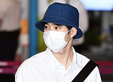 [BZ포토] 엑소 수호, '멤버들 다 왔나~ 확인하는 리더'