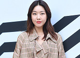 [BZ포토] 한혜진, '시크한 미소 살짝~'