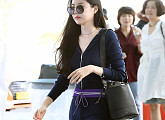 [BZ포토] 에이핑크 손나은, 공항 이용객 발길 멈추게 하는 비주얼