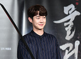 [BZ포토] 최우식, 칼을 들어도 멋진 '한양 오빠'
