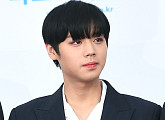 [BZ포토] 워너원 박지훈, 다크한 블랙