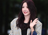 [BZ포토] 레이나, 오랜만에 음악방송 나들이