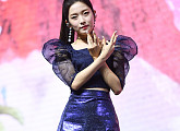 [BZ포토] 오마이걸 아린, 확 달라진 분위기