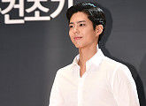 [BZ포토] 박보검, 미모 살리는 화이트셔츠