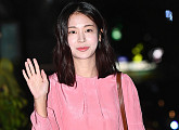 [BZ포토] 정유진, '서른이지만 열일곱입니다' 종방연에 빠질 수 없죠