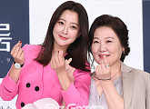 [BZ포토] 김희선-김해숙, '실제로는 모녀처럼 다정하게'