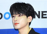 [BZ포토] 세븐틴 원우, 여심 저격 그윽한 눈빛