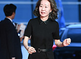 [BZ포토] 윤여정, '부일영화상' 제가 빠질 수 없죠