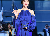 [BZ포토] 최수영, '레드카펫에는 블루죠~'