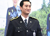 [BZ포토] 신현준, 강경준♥장신영 '매일 밤 영상통화... 신혼 달달해'