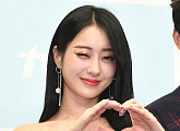 [BZ포토] 나인뮤지스 경리, 윙크+손하트 '심쿵주의'
