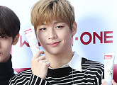 [BZ포토] 워너원 강다니엘, '웃는다 웃어'