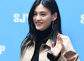 [BZ포토] 김용지, 산뜻한 미소+손짓