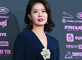 [BZ포토] 김여진, 매서운 바람에 촉촉해진 눈