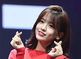 [BZ포토] 아이즈원 안유진, '사랑스러운 하트 뿅뿅'