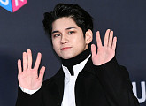 [BZ포토] 워너원 옹성우, '워너블에게 인사해'