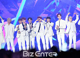 [BZ포토] 워너원, 2018 MGA '올해의 노래상' 수상