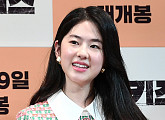 '스윙키즈' 강형철 감독 "박혜수, 고전적 미인이라 캐스팅"