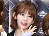 [BZ포토] 아이즈원 미야와키 사쿠라, 작은 얼굴에 꽉 찬 이목구비