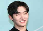 워너원 윤지성 "많은 분들이 '좋은 청춘'으로 기억해주셨으면"