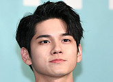 [BZ포토] 워너원 옹성우, 각도 무시하는 잘생김