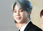 [BZ포토] 방탄소년단 지민, '살짝 웃으면 심쿵해'