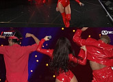 화사, 빨간 슈트+화려한 퍼포먼스...마마무 측 "화제가 될 줄 몰랐다"