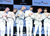 [BZ포토] 아스트로, 청량미 벗고 '몽환적인 섹시'