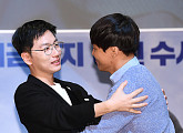 [BZ포토] 이동휘, '영화 좀 볼 줄 아시네~'