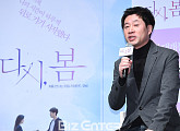 [BZ포토] '다시, 봄' 연출한 정용주 감독