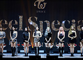 트와이스 'Feel Special'(필 스페셜) 초동 15만4000장 "걸그룹 최고 기록"