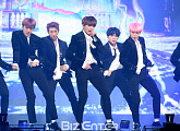 방탄소년단(BTS), 기네스 신기록 추가…최단 시간 틱톡 100만 팔로워 달성