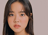 김향기, '스무살 가을' 깊은 눈빛 돋보이는 패션 화보 공개