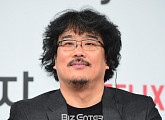 '기생충' 봉준호 감독,  할리우드 필름 어워드 필름메이커상 수상 "아카데미 기대감"
