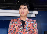 [단독] 정범균, 트로트 가수 '유산균' 변신…'합정역 5번 출구' 유산슬(유재석) 아성에 도전