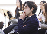 ‘국민 보컬리스트’ 이석훈, 뮤지컬 ‘웃는 남자’ 그윈플렌 완벽 변신