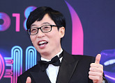 '런닝맨' 유재석, '2019 SBS 연예대상' 대상 "평범한 하루 일상이 감사해…고(故) 구하라ㆍ설리 추모"
