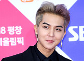 송민호, 클럽 깜짝 공연→사회적 거리두기 외면 논란…YG "주의 당부할 것"
