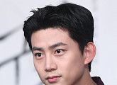 옥택연, 비연예인 여성과 열애 인정 "사생활 관련 내용이라 조심스러워"