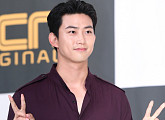 2PM 옥택연, 팬들에 감사 "항상 부족한 저를 응원해주셔서 고맙다"