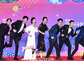 런닝맨, 홍진영ㆍ박지성ㆍ강한나ㆍ에이핑크 등 '10주년' 최다출연 스타들…첫 생방송 도전