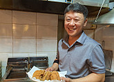 평택 치킨 달인, 44년 전통 수제 후라이드 통닭…염지까지 직접(생활의 달인)
