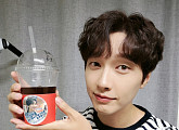 지현우, 김무열 커피차 응원 받았다 '훈훈한 우정'