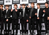 [비즈 스톡] "빅히트 상장 다가오는데…" '방탄소년단(BTS) 관련주' 디피씨 초록뱀, 주가 동반하락