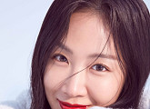 소유, 내추럴 뷰티 청순 매력 발산 [화보]