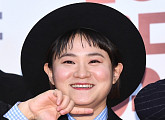 김신영, '정오의 희망곡' 복귀 "故박지선 대신 더 열심히 웃기겠다"