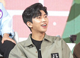 임영웅, 처음 만나 비즈니스 친구 크러쉬와 '이제 나만 믿어요' 콜라보(사랑의 콜센타)
