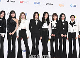 트와이스 정연, '서울가요대상' 본상 수상…9인 완전체 무대